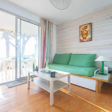 Lägenhet Au Calme, Dans Les Pins, Avec Vue Et Piscine *