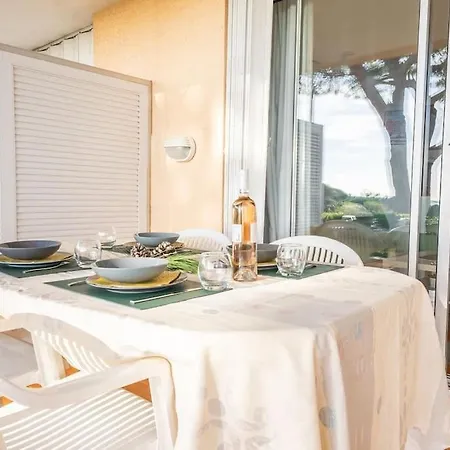 Au Calme, Dans Les Pins, Avec Vue Et Piscine * Sainte-Maxime